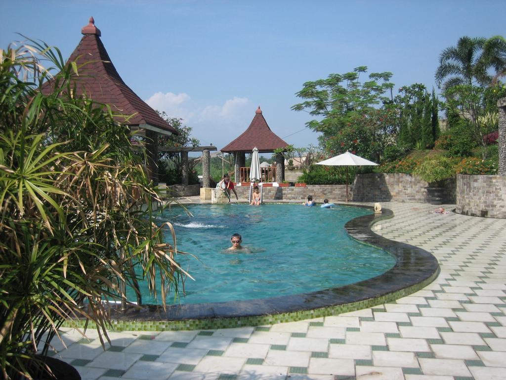 Green Wattana Hotel Sentul Bogor Exterior photo